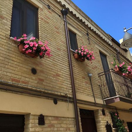 Serracapriola Guest House Dimora Fiorita المظهر الخارجي الصورة