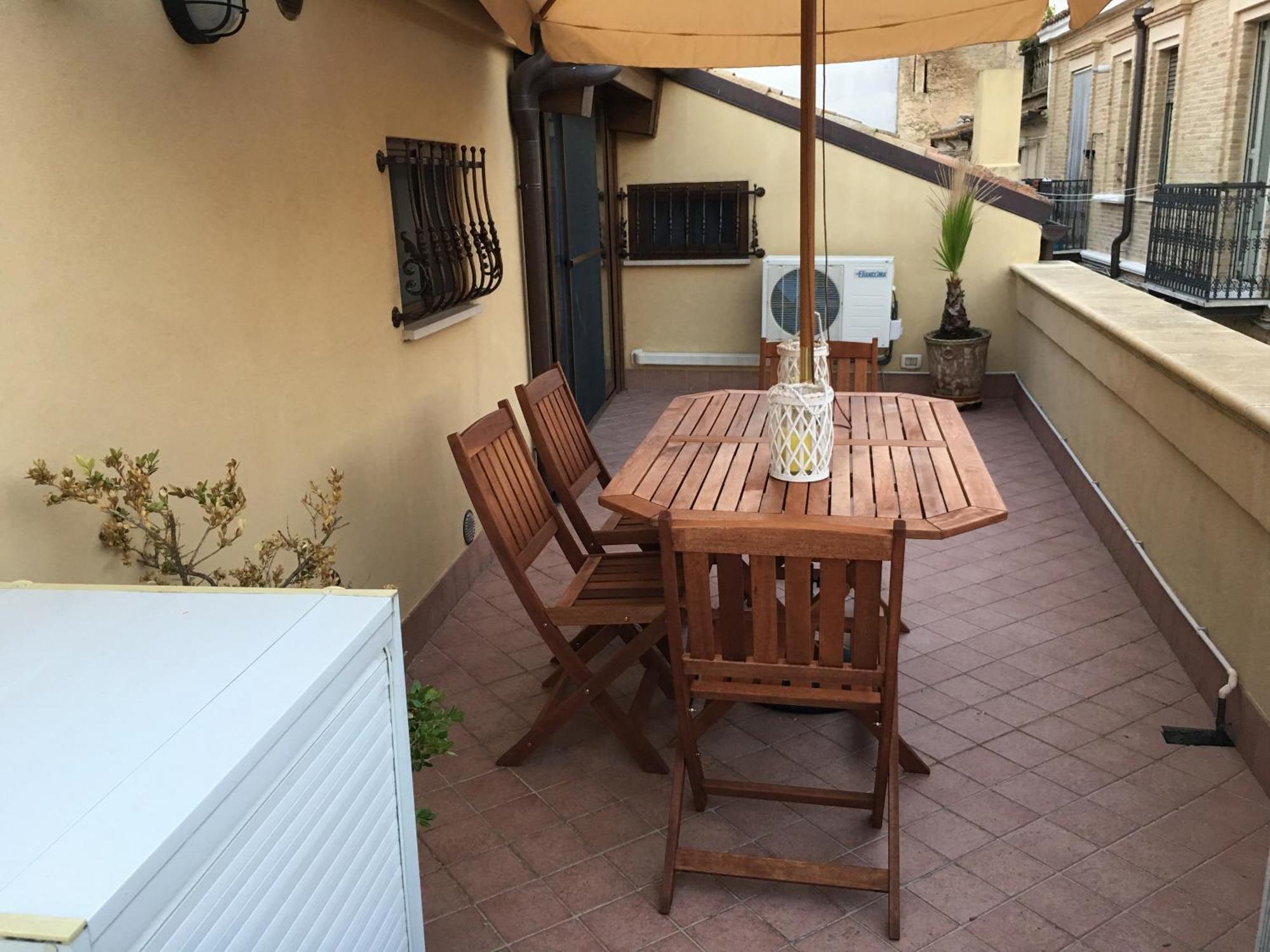 Serracapriola Guest House Dimora Fiorita الغرفة الصورة